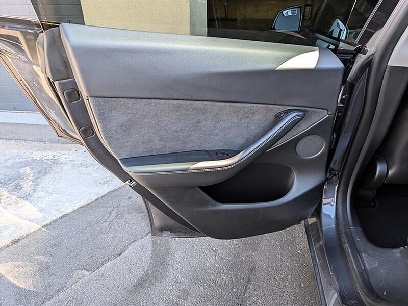 2021 Tesla Model Y Long Range w/ Acceleration Boost - Photo 24 - Bountiful, UT 84010