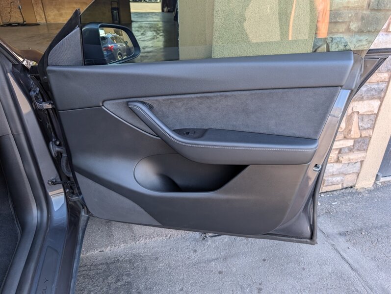 2021 Tesla Model Y Long Range w/ Acceleration Boost - Photo 29 - Bountiful, UT 84010