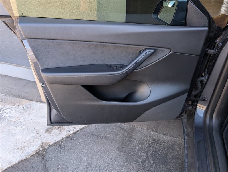 2021 Tesla Model Y Long Range w/ Acceleration Boost - Photo 18 - Bountiful, UT 84010