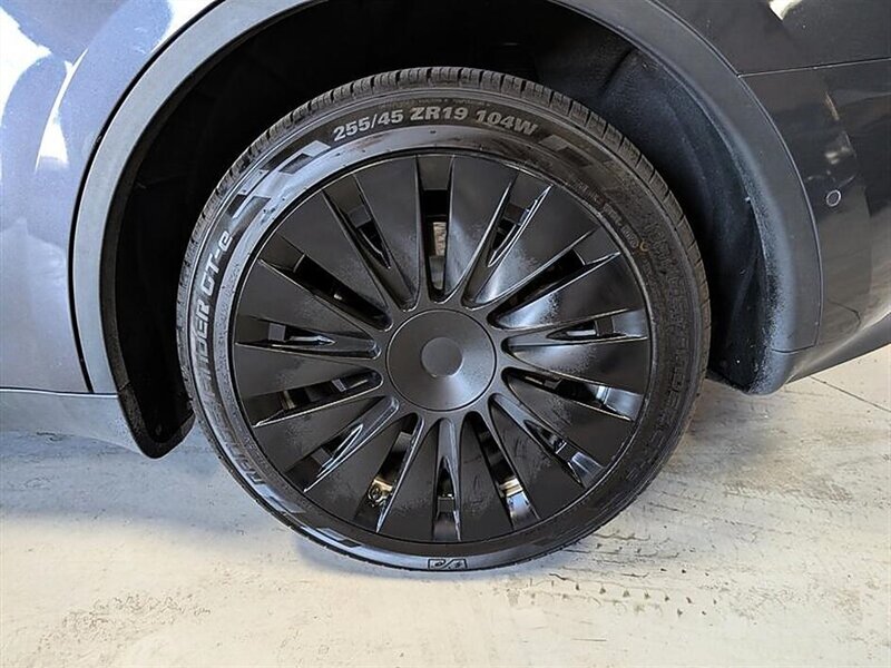 2021 Tesla Model Y Long Range w/ Acceleration Boost - Photo 14 - Bountiful, UT 84010