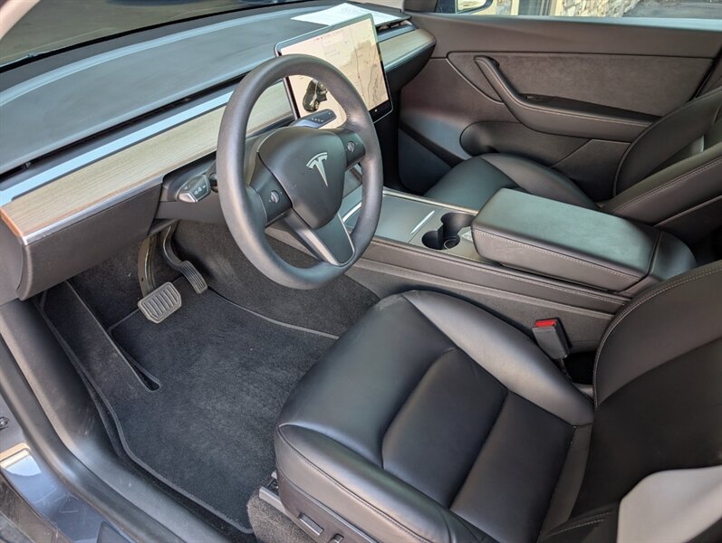 2021 Tesla Model Y Long Range w/ Acceleration Boost - Photo 2 - Bountiful, UT 84010