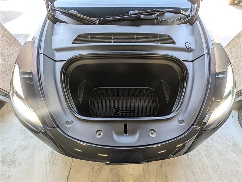 2021 Tesla Model Y Long Range w/ Acceleration Boost - Photo 17 - Bountiful, UT 84010