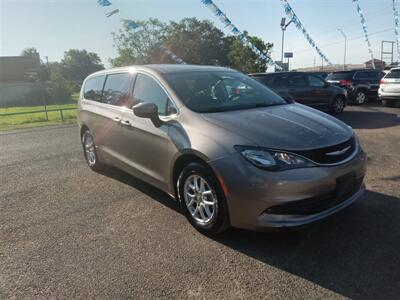 2017 Chrysler Pacifica LX   - Photo 2 - Donna, TX 78537