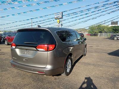 2017 Chrysler Pacifica LX   - Photo 3 - Donna, TX 78537