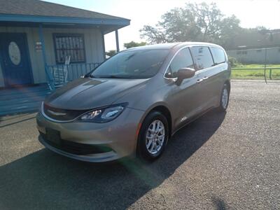 2017 Chrysler Pacifica LX   - Photo 1 - Donna, TX 78537