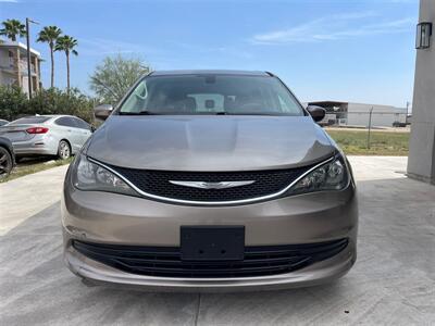 2017 Chrysler Pacifica LX   - Photo 3 - Donna, TX 78537