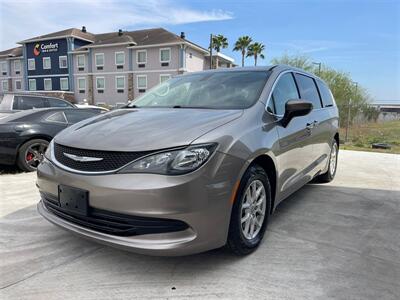 2017 Chrysler Pacifica LX   - Photo 2 - Donna, TX 78537