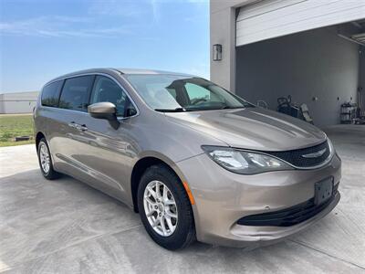 2017 Chrysler Pacifica LX   - Photo 1 - Donna, TX 78537