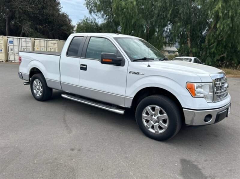 2013 Ford F-150 XLT photo 9