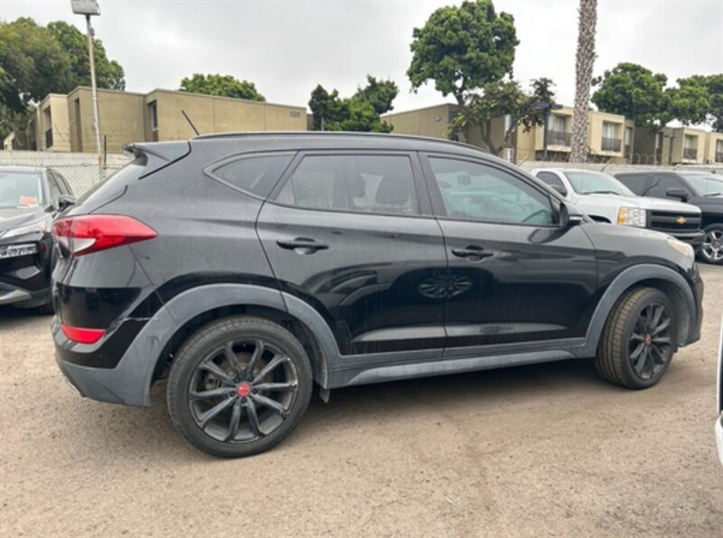 2017 Hyundai Tucson Night photo 4