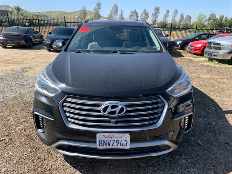 2017 Hyundai Santa Fe SE Ultimate photo 2