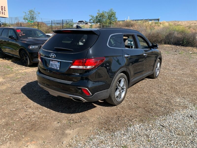 2017 Hyundai Santa Fe SE Ultimate photo 5