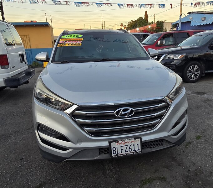 2016 Hyundai TUCSON 1.6T Limited   - Photo 1 - Bell, CA 90201