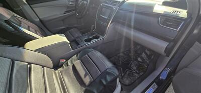 2015 Toyota Camry XLE V6   - Photo 11 - Bell, CA 90201