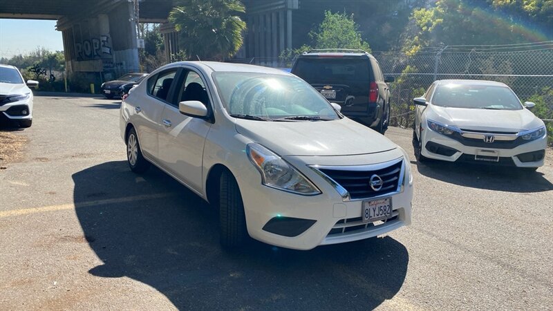 2018 Nissan Versa Sedan SV photo 2