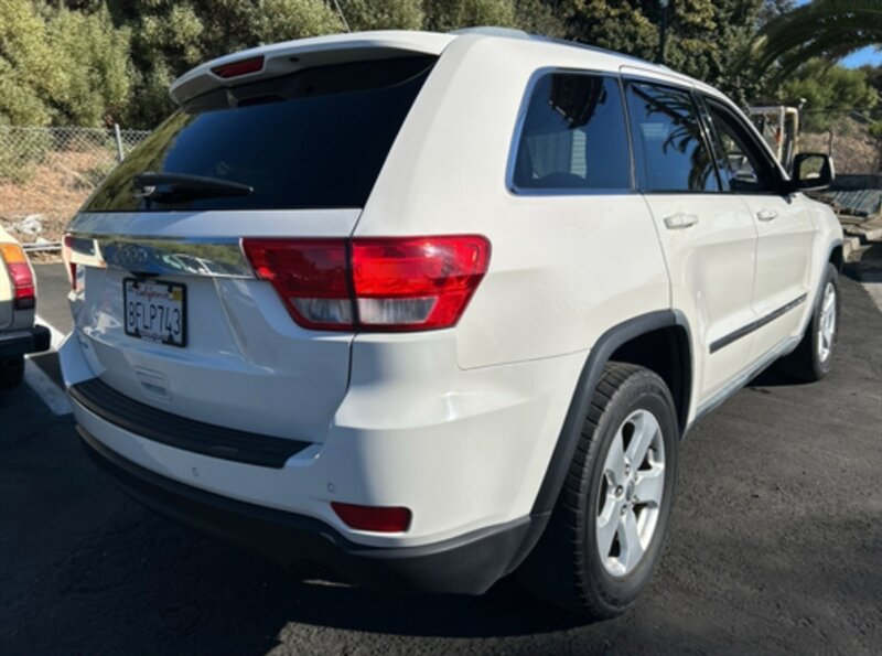 2011 Jeep Grand Cherokee Laredo photo 10