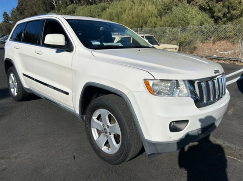 2011 Jeep Grand Cherokee Laredo photo 12