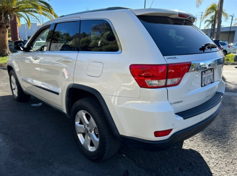 2011 Jeep Grand Cherokee Laredo photo 14