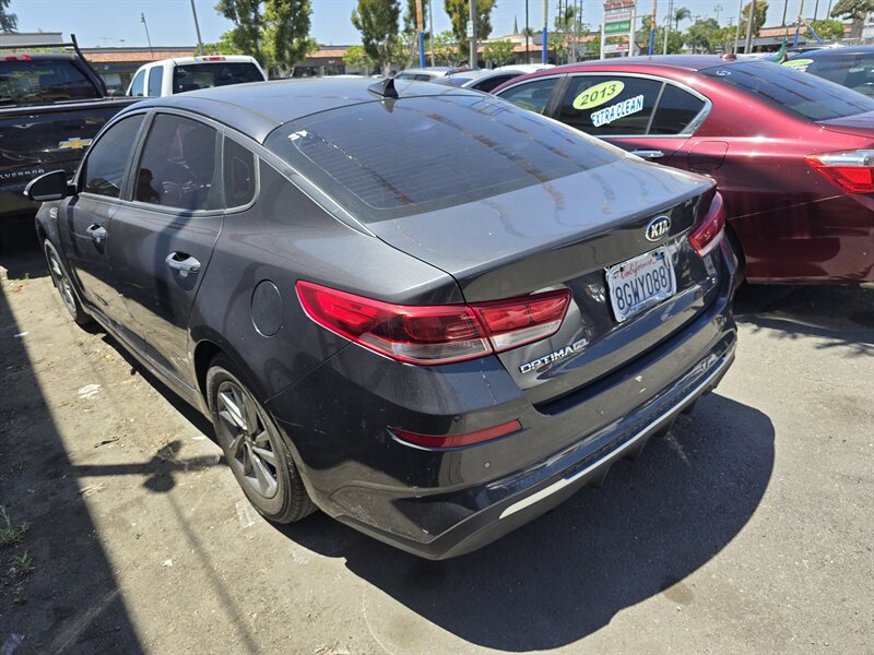 2019 Kia Optima LX photo 2