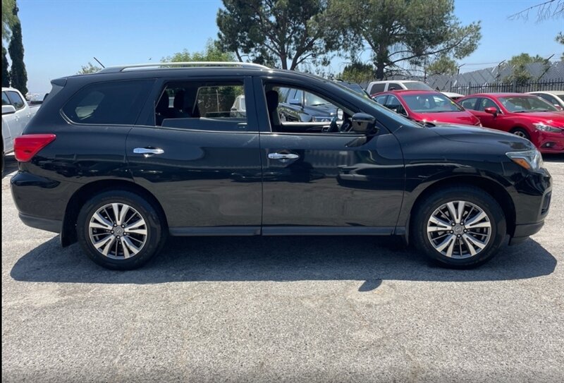 2018 Nissan Pathfinder S photo 6