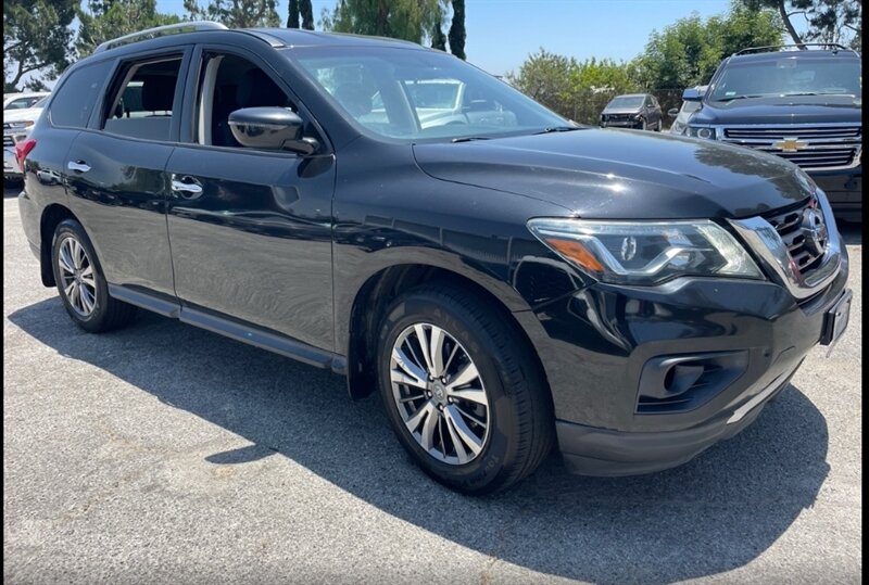 2018 Nissan Pathfinder S photo 9