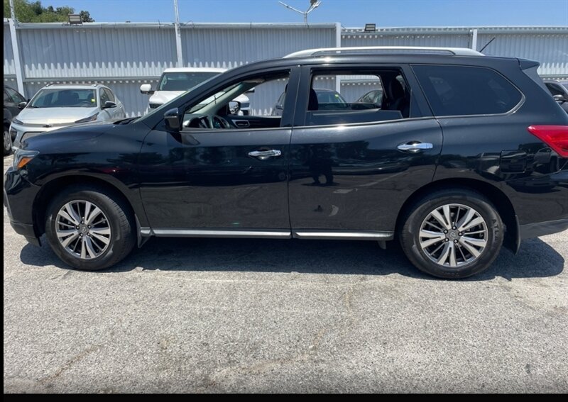 2018 Nissan Pathfinder S photo 12