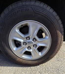 2014 Jeep Grand Cherokee Laredo - Photo 7 - Bell, CA 90201