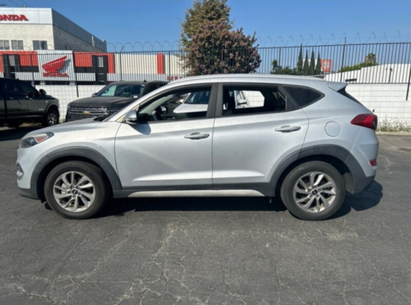 Hyundai Tucson's photo