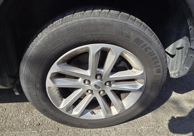 2015 Ford Explorer XLT   - Photo 14 - Bell, CA 90201