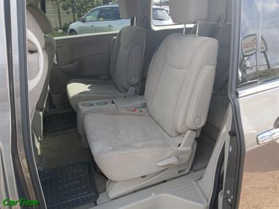 2015 Nissan Quest 3.5 SV   - Photo 6 - Rosenberg, TX 77471