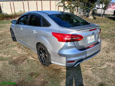 2015 Ford Focus SE - Photo 5 - Rosenberg, TX 77471