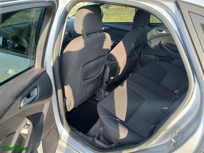2015 Ford Focus SE - Photo 7 - Rosenberg, TX 77471