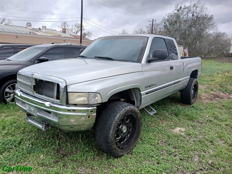 2001 Dodge Ram 1500 SLT   - Photo 1 - Rosenberg, TX 77471