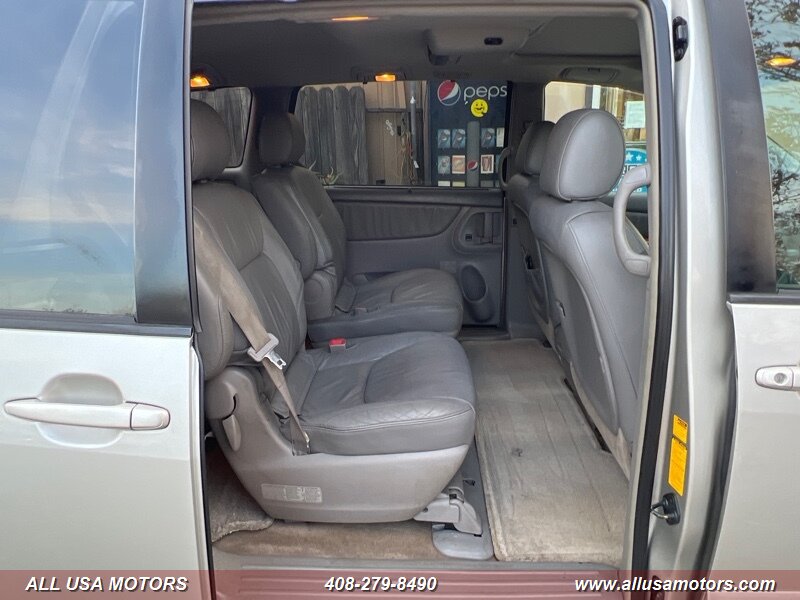 2006 Toyota Sienna XLE photo 27