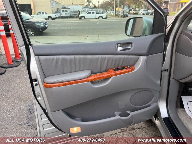 2006 Toyota Sienna XLE photo 14