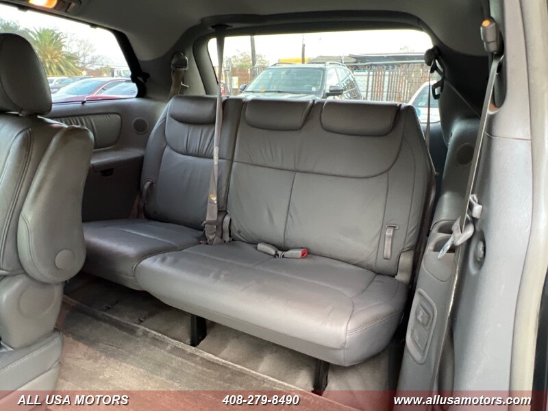 2006 Toyota Sienna XLE photo 21