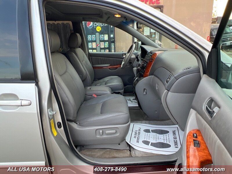 2006 Toyota Sienna XLE photo 28