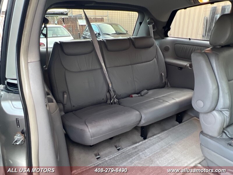 2006 Toyota Sienna XLE photo 23