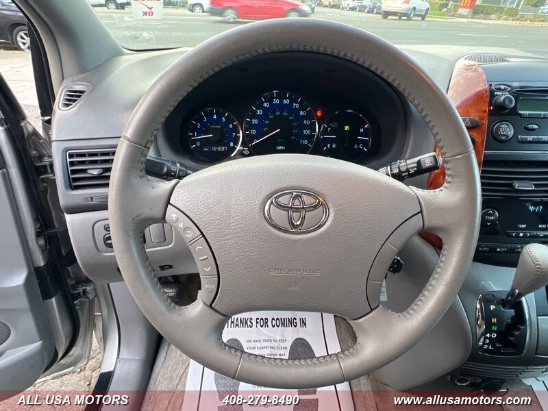 2006 Toyota Sienna XLE photo 16