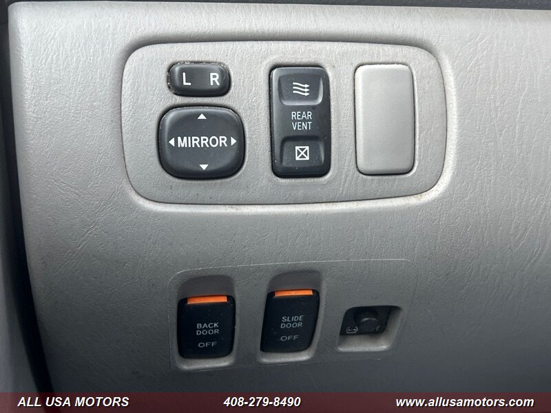 2006 Toyota Sienna XLE photo 40