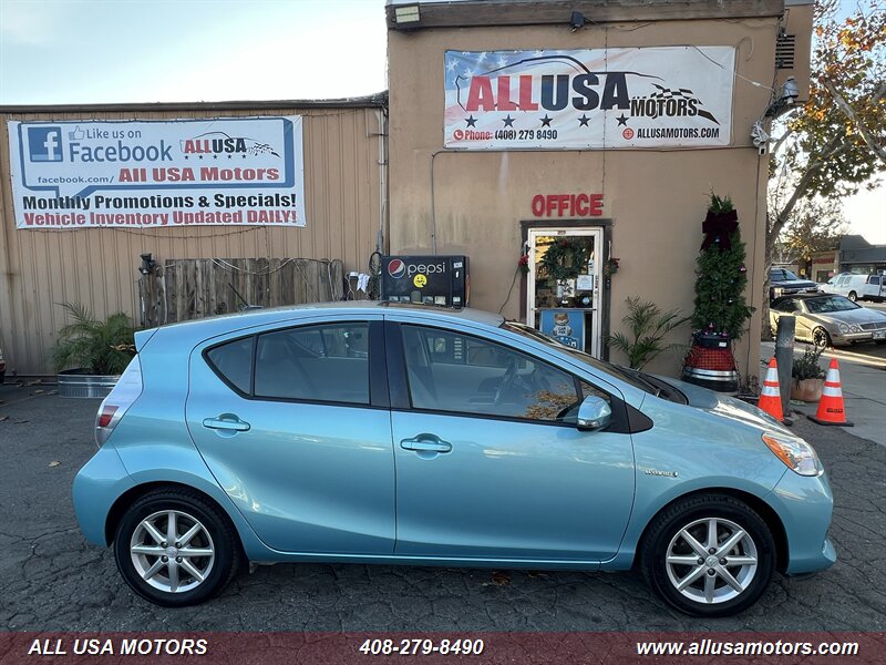 2014 Toyota Prius c Four