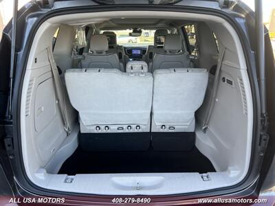 2017 Chrysler Pacifica Limited   - Photo 25 - San Jose, CA 95116