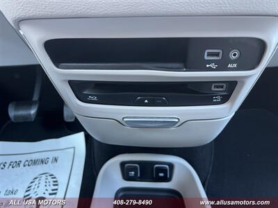 2017 Chrysler Pacifica Limited   - Photo 52 - San Jose, CA 95116