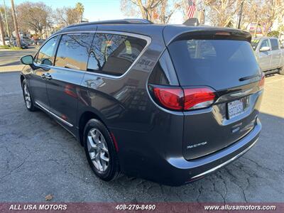 2017 Chrysler Pacifica Limited   - Photo 6 - San Jose, CA 95116