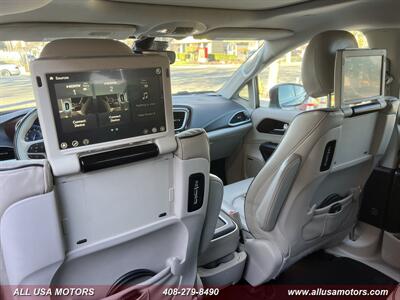 2017 Chrysler Pacifica Limited   - Photo 23 - San Jose, CA 95116