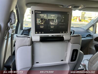 2017 Chrysler Pacifica Limited   - Photo 22 - San Jose, CA 95116