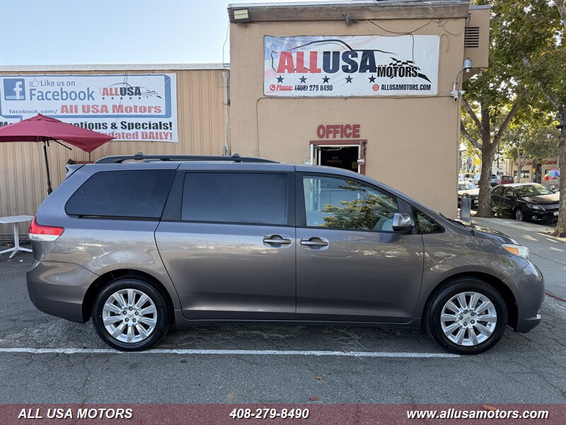 2011 Toyota Sienna XLE 7-Passenger  
