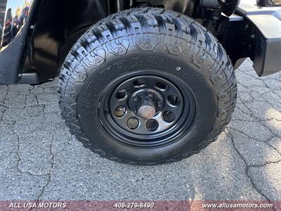 2012 Jeep Wrangler Unlimited Rubicon   - Photo 15 - San Jose, CA 95116