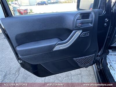 2012 Jeep Wrangler Unlimited Rubicon   - Photo 19 - San Jose, CA 95116