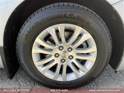 2014 Toyota Sienna XLE 8-Passenger - Photo 11 - San Jose, CA 95116